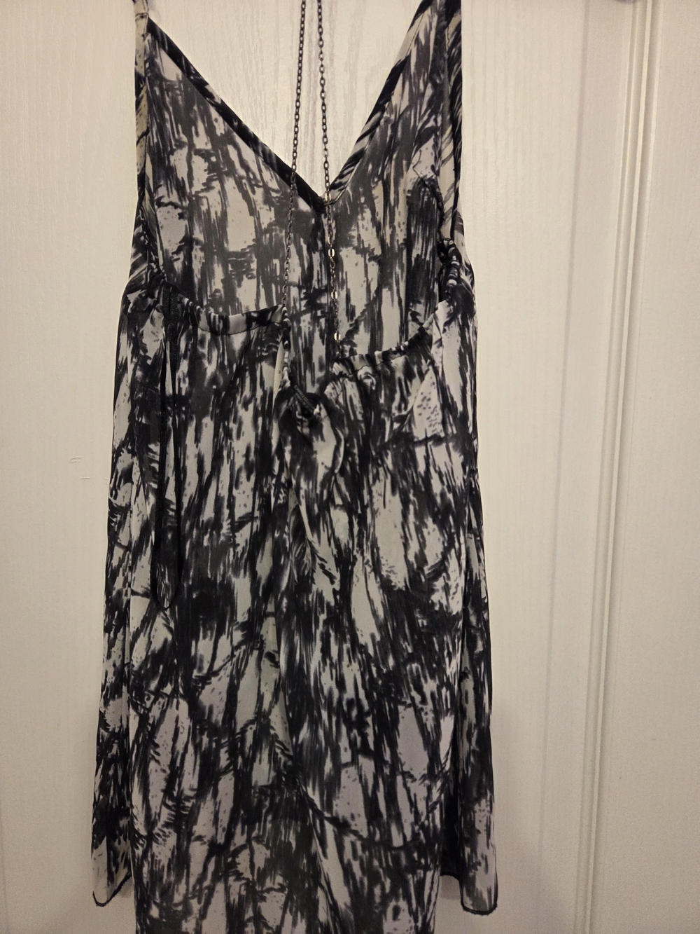 Guess Black & White Printed Ruffle Cami - Picture 3 of 5